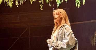 Олена Кравець дебютувала з моновиставою в театрі: як відреагували глядачі, деталі (фото)