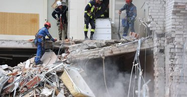 Як ховатись від ударів і що робити під завалами: поради інструктора з такмеду (відео)