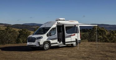 На ринок виходить недорогий британський дім на колесах для двох (фото)