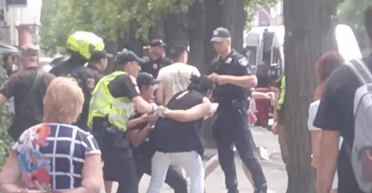 Конфликт между женщиной и военными в Одессе: против нее применили спецсредство, — полиция (видео)