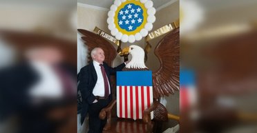 Мастер из Украины изготовил трон для Дональда Трампа (фото)