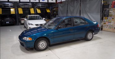 Бюджетна капсула часу: виявлено 28-річну Honda Civic в ідеальному стані (відео)