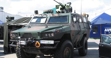 Захищає від стрілецької зброї: Міноборони дозволило для ЗСУ бронетранспортер "Зубр"