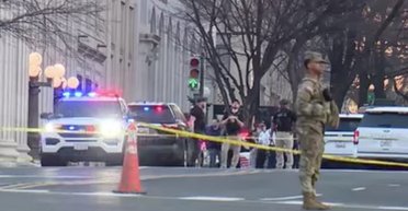 П'ятий інцидент спрямований проти США: невідомий намагався протаранити ворота Білого дому
