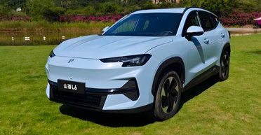 Цена $17500 и запас хода 1400 км: Chery выпустили дешевый электрифицированный кроссовер (фото)