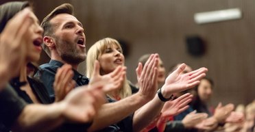 Українські слони проти Арестовича. Як соціальні психологи перетворюють народ на натовп