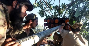 Война в Сирии: повстанцы подошли к базе РФ, а Асад якобы прибыл в Москву