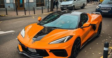 В Украине заметили новейший спорткар Chevrolet Corvette с ярким тюнингом (фото)