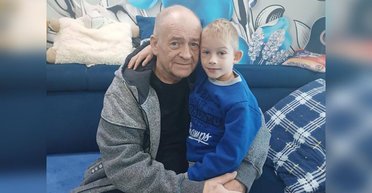 Украинец в Польше, который умирает от рака, ищет тех, кто может усыновить его сына