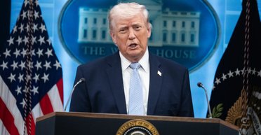 Трамп сдает назад: как удалось остановить смертельно опасный шантаж президента США