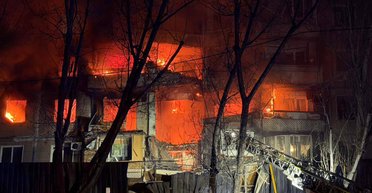 В Одессе из-за атаки "Шахедов" серьезные разрушения: повреждены дома, церковь и детский сад, бушуют пожары (фото)