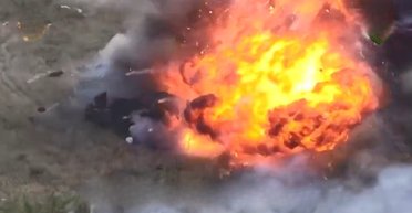 Нашли щель: бойцы "Эдельвейса" взорвали "новейший" БМП-сарай ВС РФ (видео)