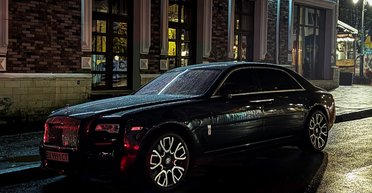 В Хмельницком заметили дорогой представительский Rolls-Royce за $200 000 (фото)