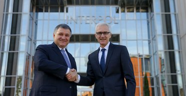 Один в Интерполе не воин. Почему Арсен Аваков угрожает выходом Украины из международной полицейской организации