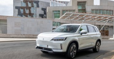 На европейский рынок выходит дешевый семейный электрокар с богатым оснащением (фото)