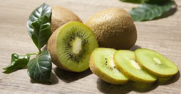 Яблука відправлені у відставку: вчені назвали фрукт, що поліпшує настрій за 4 дні