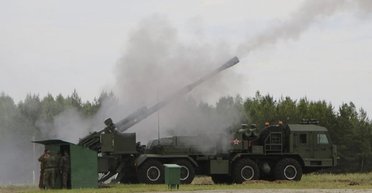 ЗС РФ отримали від "Ростех" першу партію САУ "Мальва" на колісній платформі (фото)