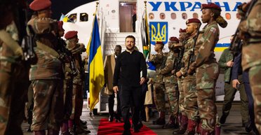 Зеленский прервал визит в ЮАР: массированные удары ВС РФ по Украине изменили его планы (фото)