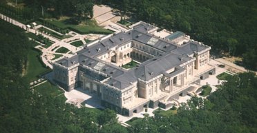 Від фараонів до Бурбонів. Як розкіш стає прокляттям правителів, і до чого тут палац Путіна