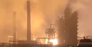 ВСУ ударили по Рязанскому НПЗ ракетами "Пекло", под угрозой — аэродром с Ту-95МС (видео)