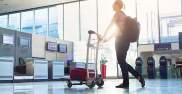 М'ясо лося і циркулярна пила: найнезвичайніші речі, які люди забували в аеропорту (фото)