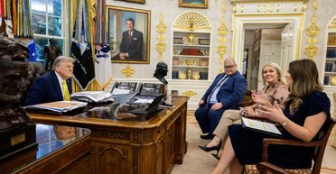 "Будет трехсторонний саммит": Трамп заявил, что не верит во встречу Путина и Зеленского