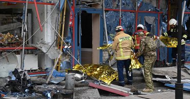 ТЦ в Бєлгороді потрапив під обстріл: багато жертв, серед них діти (фото, відео)