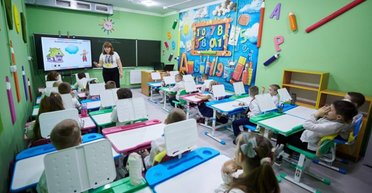 В городе на Сумщине дети учатся только под землей из-за постоянных обстрелов россиян