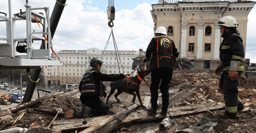 Масований обстріл Дніпра: з-під завалів дістали тіло ще однієї жертви (відео)
