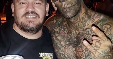 Найбільш татуйований бразилець почав позбуватися наколок: який він має вигляд тепер (відео)