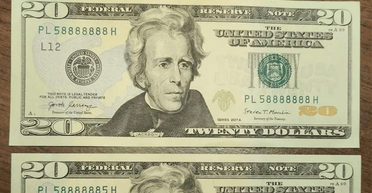 Можуть коштувати цілого статку: чоловік помітив щось незвичайне на 20-доларових купюрах (фото)