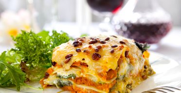 Летняя лазанья из сезонных овощей: рецепт самого известного итальянского блюда