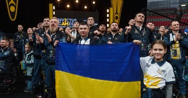 Принц Гарри обнял ветеранов Сил обороны на "Играх непокоренных": подробности (видео)