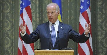 К нам едет ревизор. Зачем вице-президент США приезжает в Украину