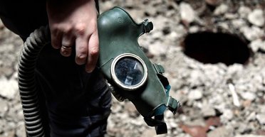 Сбрасывают с дронов: ВС РФ атакуют позиции ВСУ ядовитыми веществами (видео)