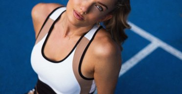Найсексуальніша спортсменка у світі надихнулася "Рятувальниками Малібу" (відео)