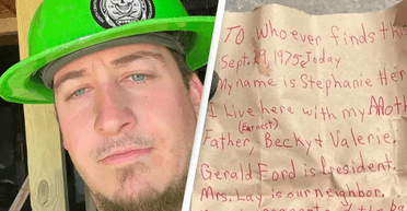 Залишили підказки: тесля під час ремонту знайшов у стіні записку 1975 року (фото)