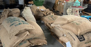 Фальшивый кофе принес "предпринимателям" 100 миллионов и автопарк из Maserati и Chrysler (фото)