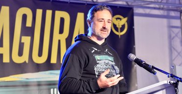 Смелянский показал туалетный ершик в виде нардепа Гончаренко и пожаловался на него в НАБУ