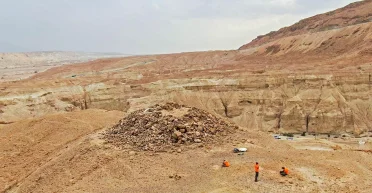 Крепость или гробница: израильские археологи раскопали странное сооружение в Иудейской пустыне (видео)