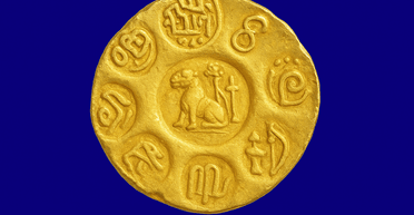 Прятались под храмом Шивы: в Индии нашли более сотни золотых монет (фото)