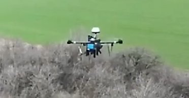 Беспилотник с пулеметом: в Минобороны показали кадры работы инновационного оружия (видео)