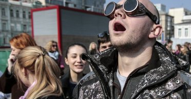 Хотят празднования и молитвы: в США осужденные через суд требуют увидеть солнечное затмение