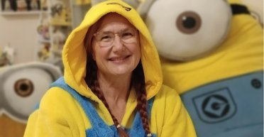 Татуировки, одежда и игрушки: австралийка, "одержимая" миньонами из мультфильма, не может остановиться (фото)