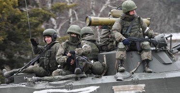 "Лежать під теплими тілами": у ЗСУ розповіли про тактику ЗС РФ біля Авдіївки