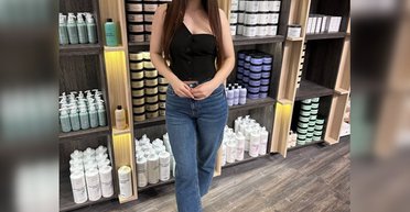 Як hair-майстриня Карина Полтавець створила навчальну систему, що реформує техніки нарощування волосся в Північній Америці