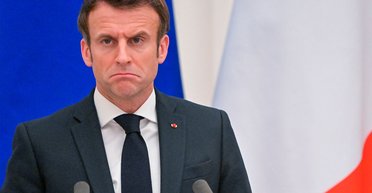Неввічливо та недоречно: Макрон присоромив Трампа за слова про те, що його "б'є дружина"