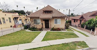 Жінка протягом кількох тижнів чула стукіт під підлогою: поліція зробила моторошне відкриття