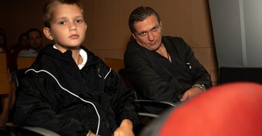 Старался не привлекать внимания: Усик с сыном посетил концерт Лободы (фото)