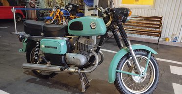 В Украине обнаружили классический мотоцикл 1980 года без пробега (видео)